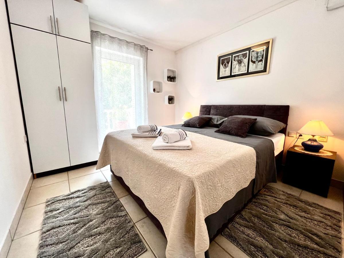 Apartments Lokunja Pag Town Zewnętrze zdjęcie