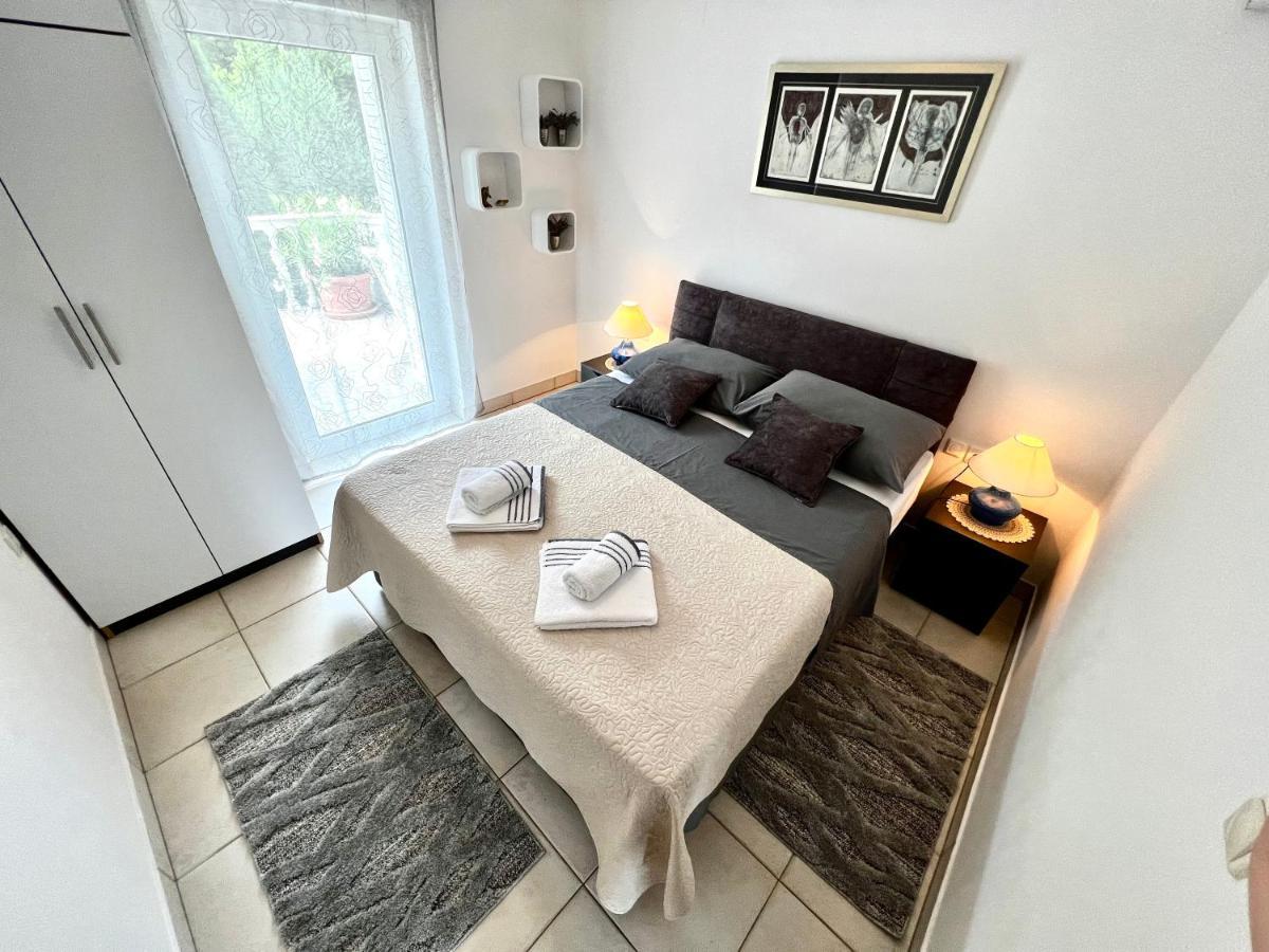 Apartments Lokunja Pag Town Zewnętrze zdjęcie