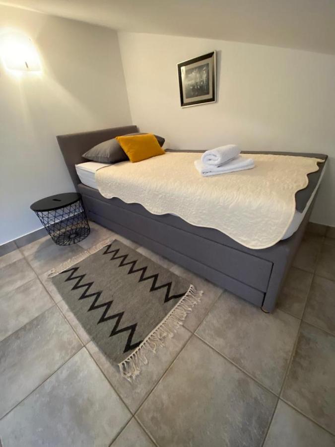 Apartments Lokunja Pag Town Zewnętrze zdjęcie